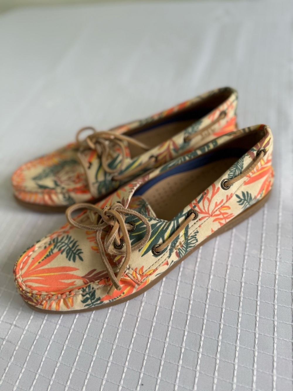 Sperry Women’s Floral Canvas Beach Moccasins - Cream with Coral & Green